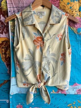 Vintage Banana Bay Pale Yellow Tropical Tie-Front Camisole with Orange Floral